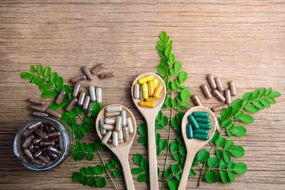 Hoe beïnvloeden medicijnen en voedingssupplementen elkaar